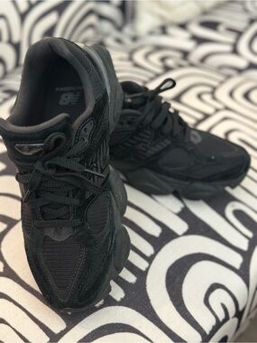 New Balance Black Chunky Athletic Sneakers